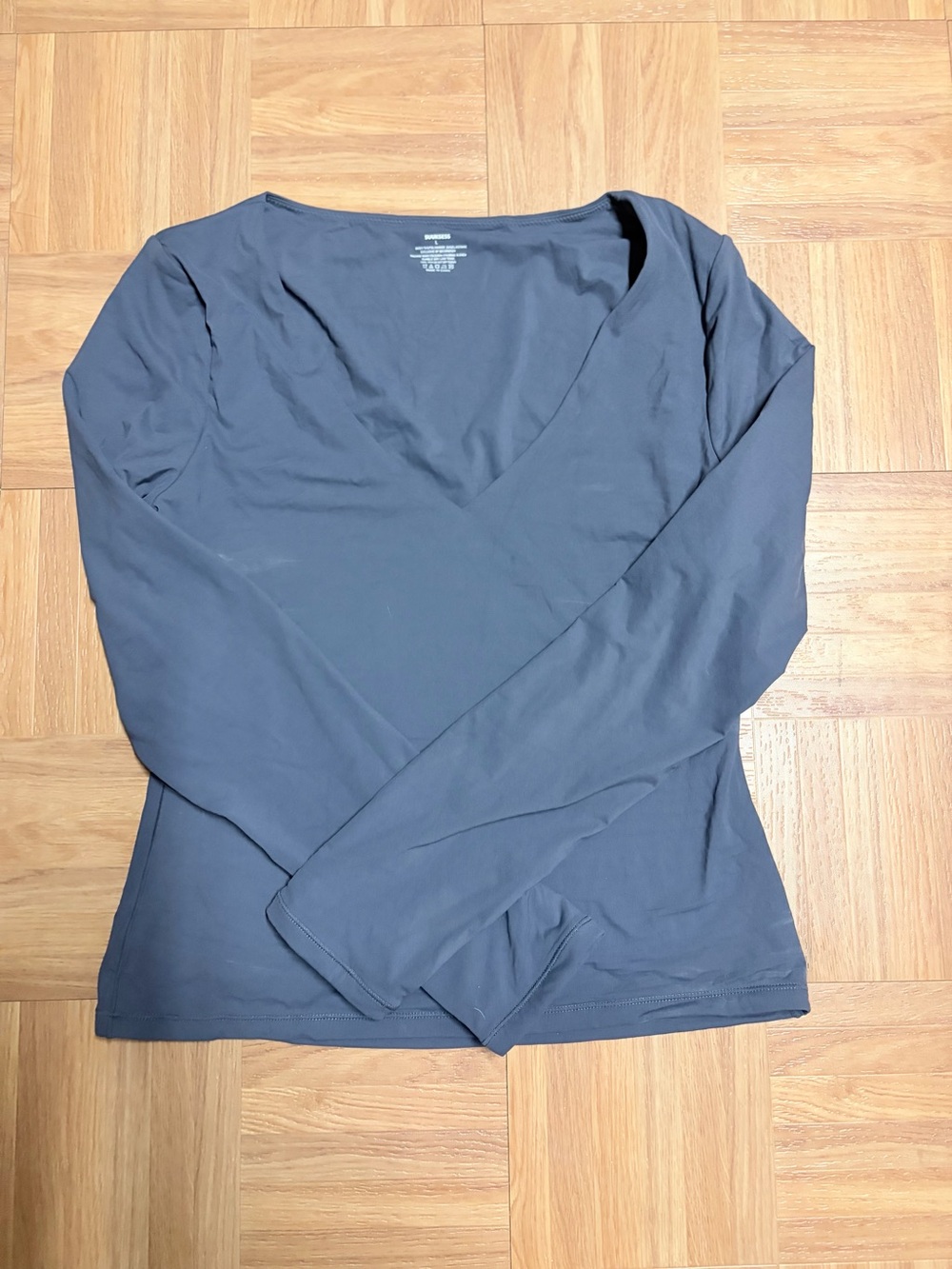 Kiss Women's V-Neck Long Sleeve Top in Dark Blue